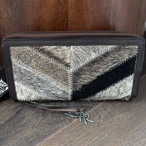 Angel Ranch Hair On, leather,zip top trifold, 14 card,ID,checkbook slot,zip coin